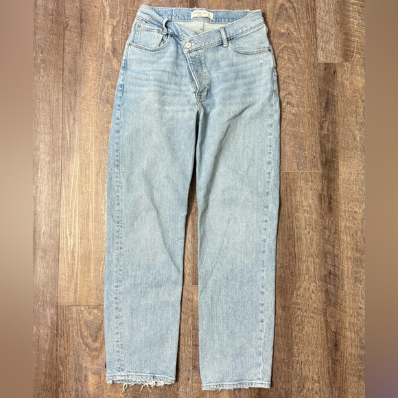 Abercrombie & Fitch High Rise Dad Jeans with Crossover Waist - Picture 1 of 3